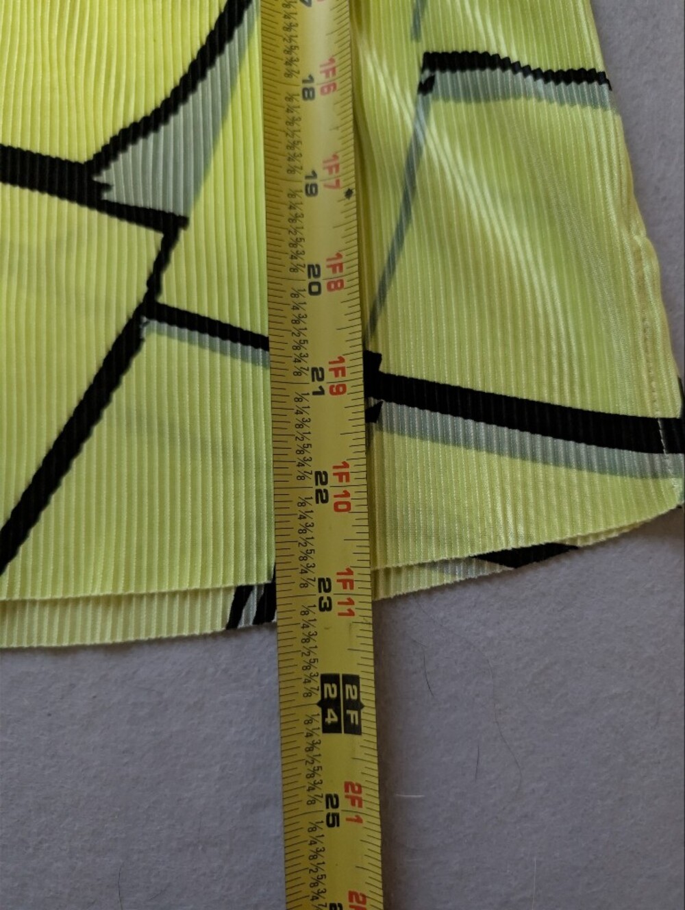 Jamie Sadock Women’s M Neon Yellow Abstract Pleated 1/4 Zip Golf Polo Top - Picture 8 of 8